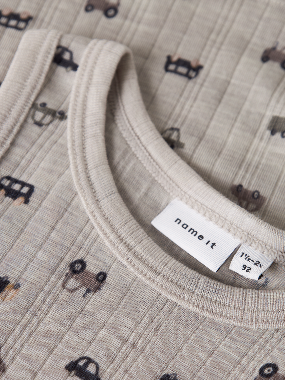 model_shot-front_full